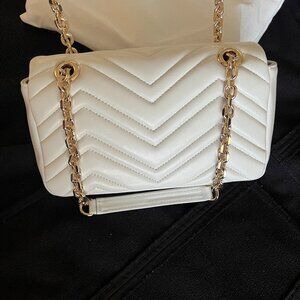 WHITE GUCCI SHOULDER BAG(LIKE NEW) original tags included